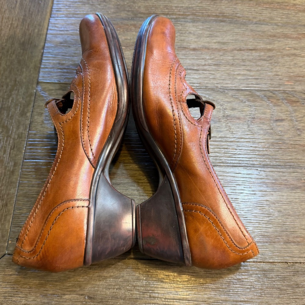 Clarks Women Cognac Brown Leather T-Strap Mary Jane Pumps Low Heel Shoes 10 - Picture 7 of 9